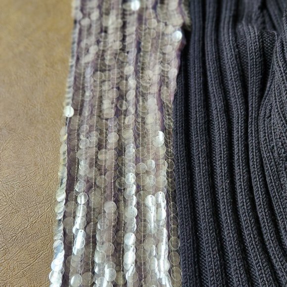 Chanel Black Evening Cardigan Sweater w/paillettes; Wool/Silk Sml (US 4-6; 40) - Picture 11 of 14